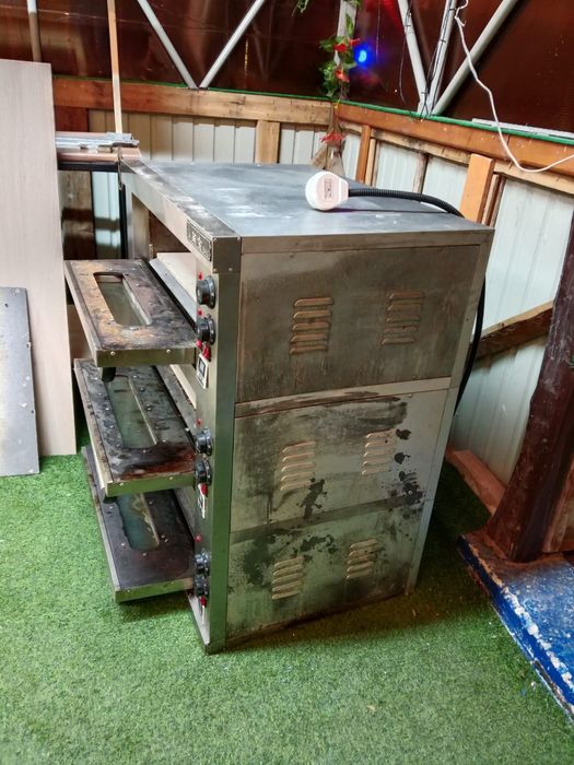 Питца печь  на 6 штук по 30 размером