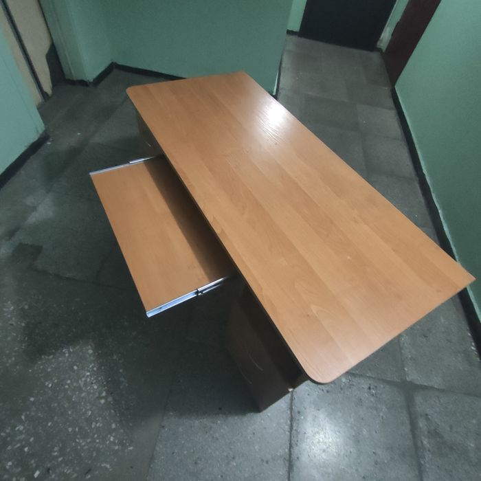 Компьютерный стол.