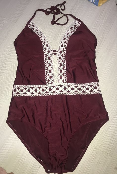 Costum de baie intreg nou