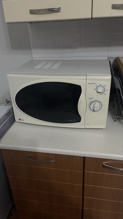 Продаётся микроволновая печь