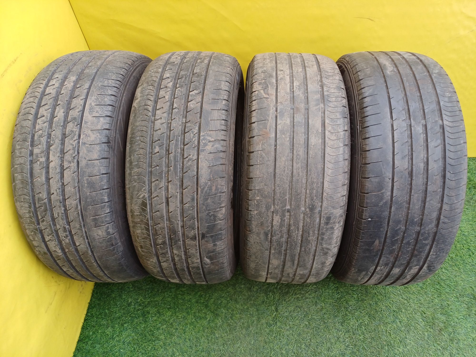 Шины 215/55 R16 Dunlop комплект.