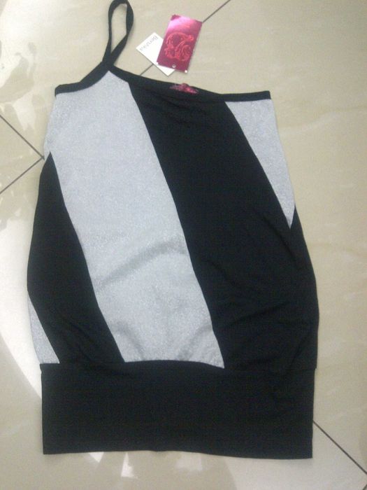 Top "Bershka" nou