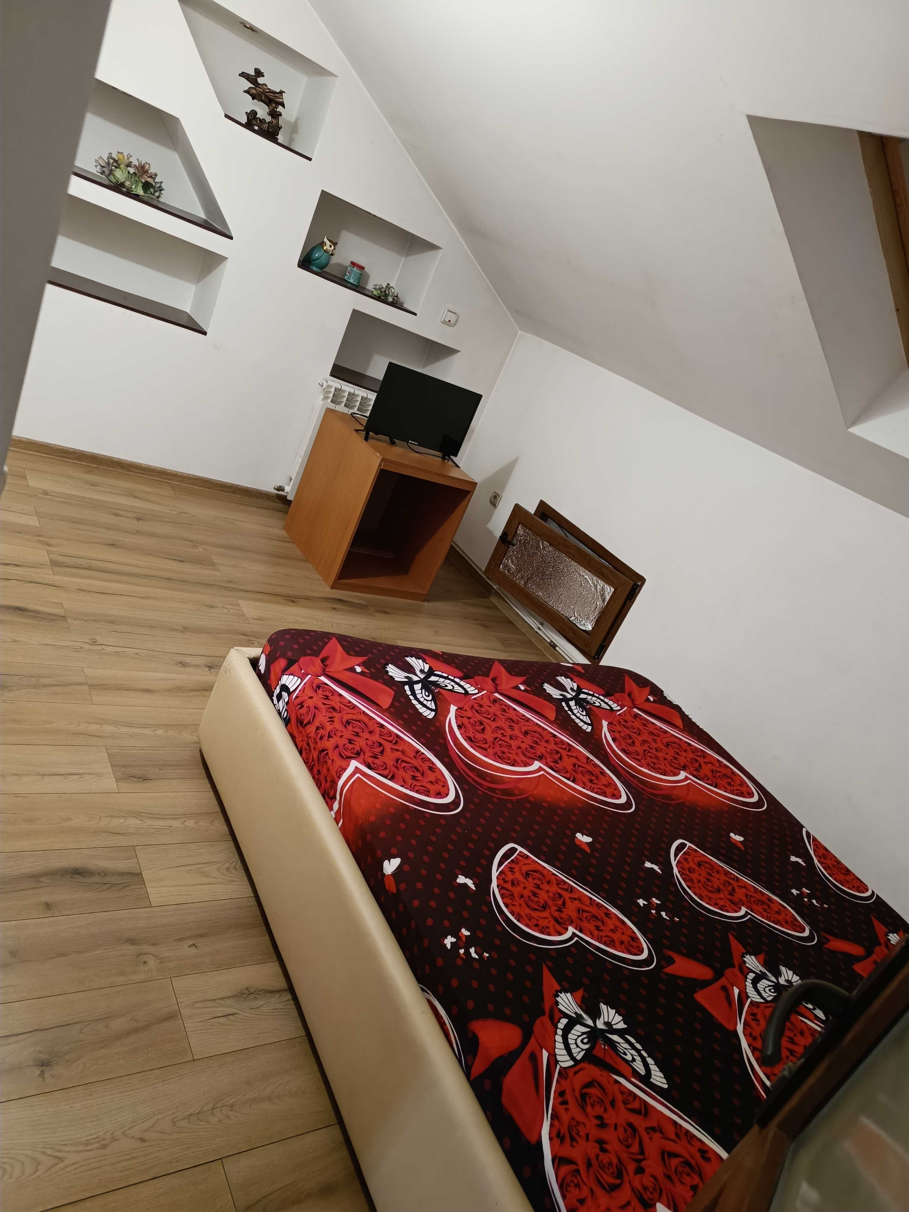Apartament de inchiriat la casa