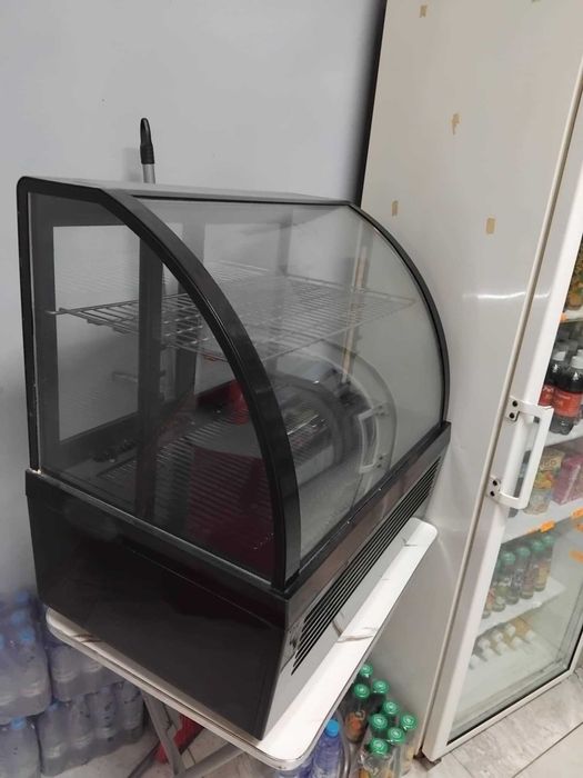 Хладилна витрина