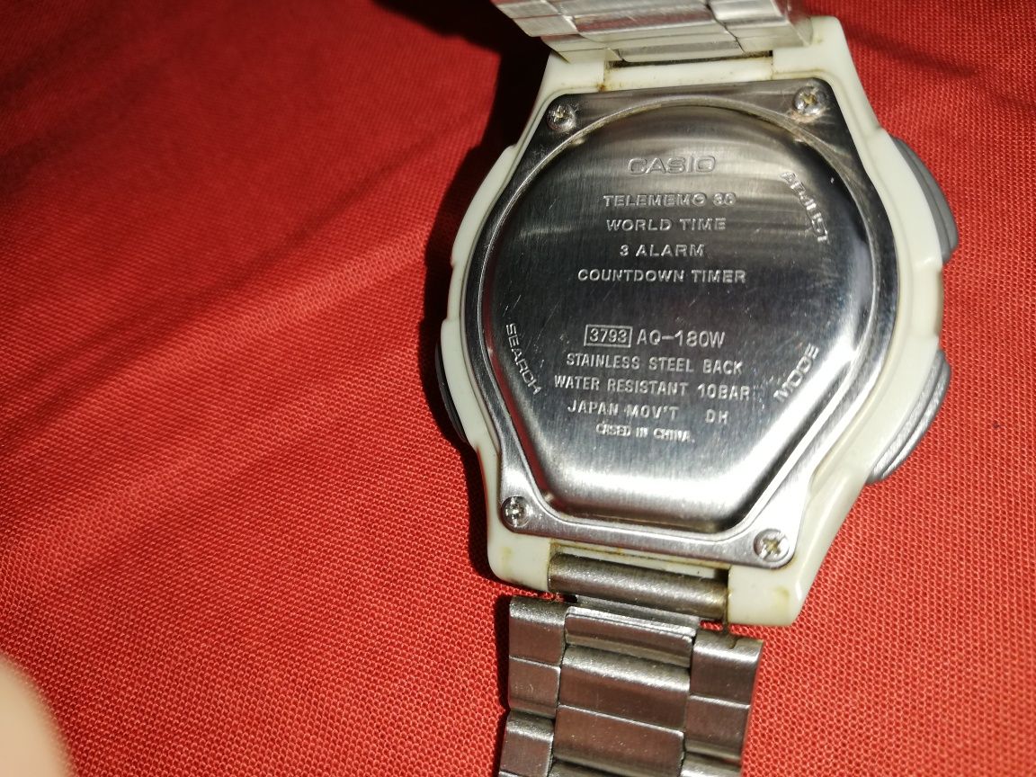 Мъжки часовник Саsio. С метална верижка.