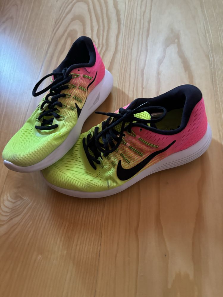 Nike маратонки многоцветни