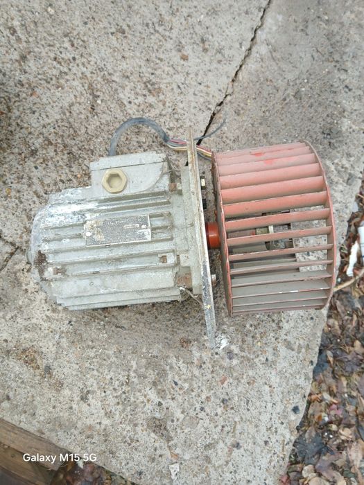 Продам 1 матрасик и 1 гинератор