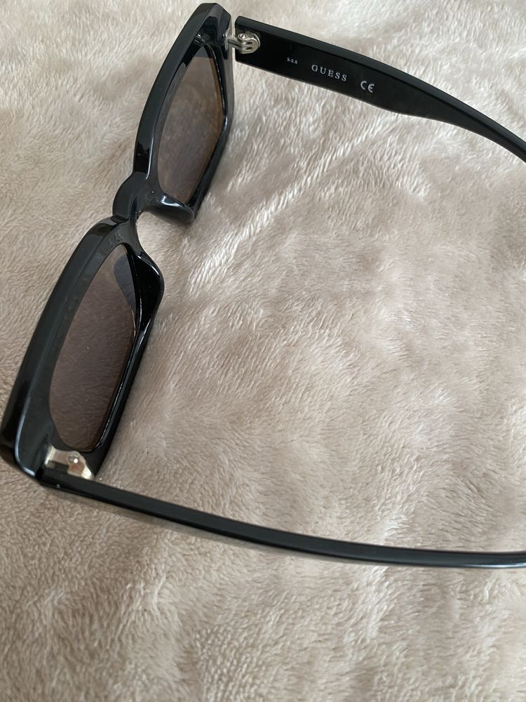 Дамски слънчеви очила Guess