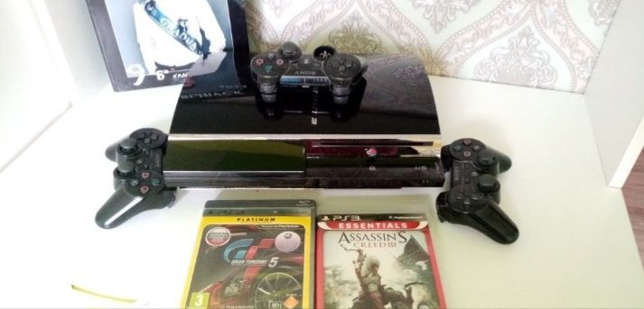 Продаю игровую приставку Сони 3