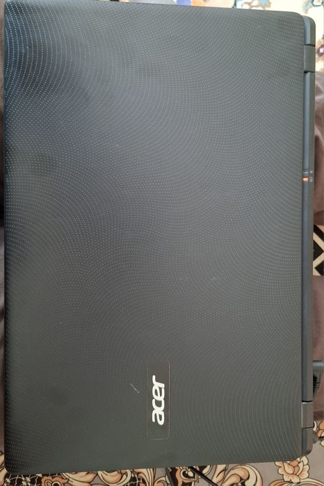 Acer noutbuk, kup ishlatilmagan, uyda yotgan
