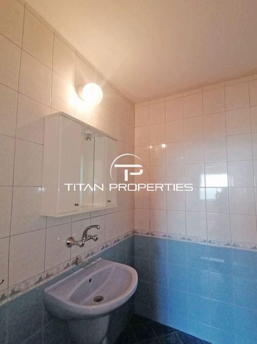 Дава се под наем Тристаен апартамент в Варна, Бриз - 114 кв.м за 500 € - Снимка #4