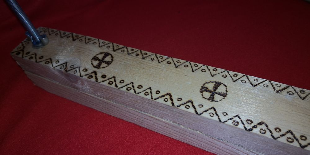 Presa manuala din lemn.