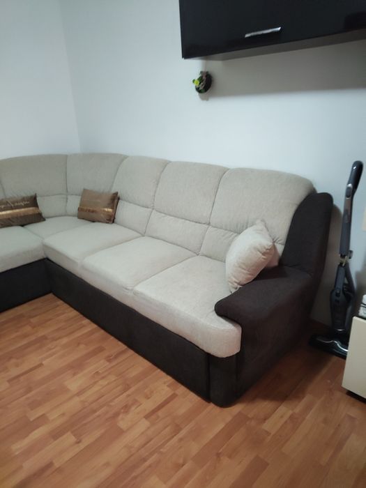 Se vinde colțar sufragerie.stare excelenta.Lungime 2,8m-latime 2,3m.