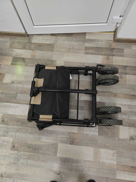 Vând cărucior pliabil