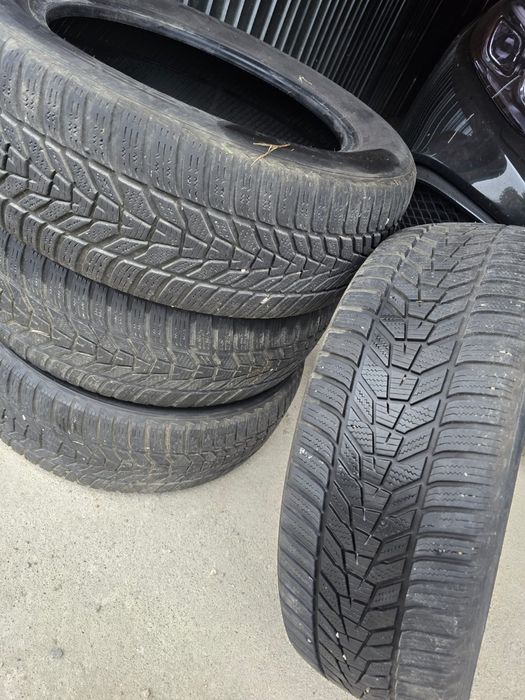 Vând Anvelope de iarna 235/60 R18