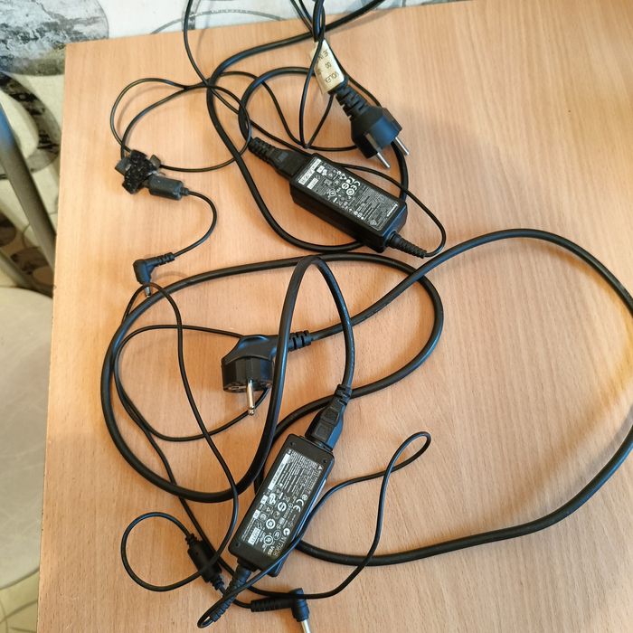 Зарядки для ноутбуков.