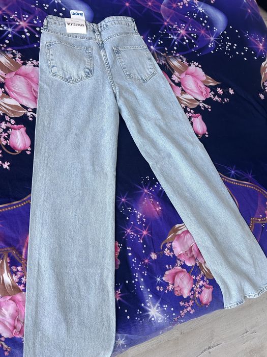 Vand blugi femei noi