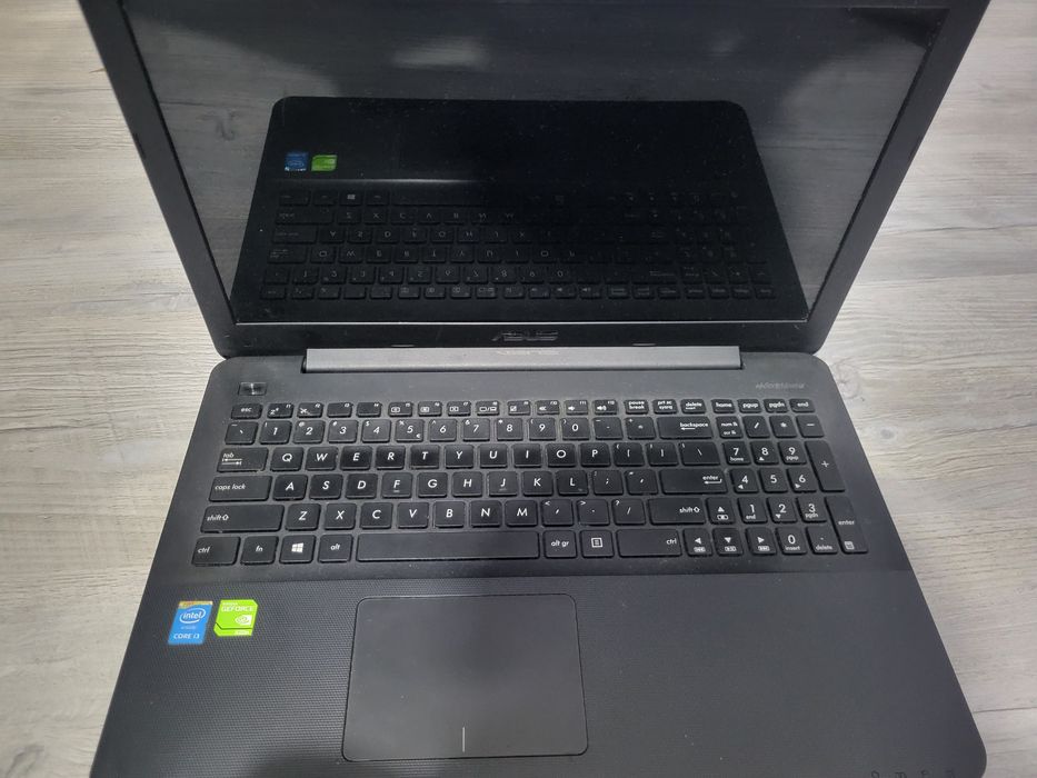 Vând laptop Asus