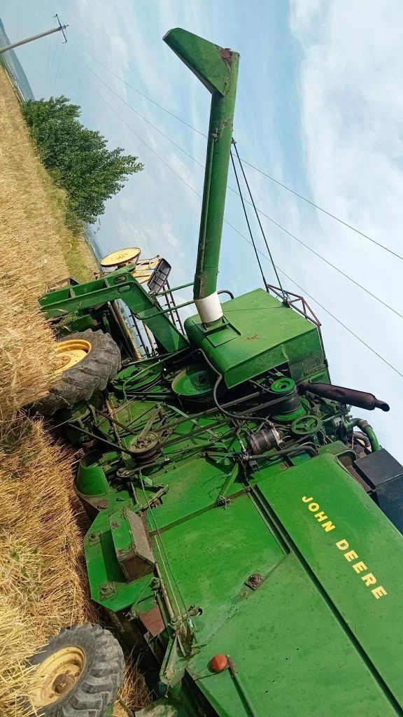 Vând combina john deere 330