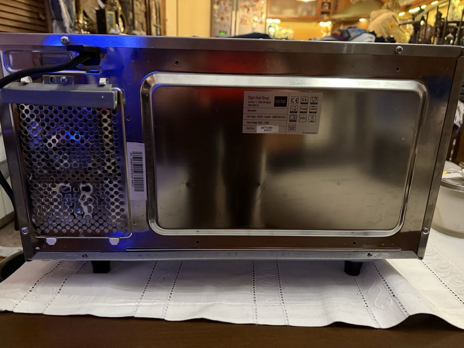 Професионална микровълнова CaterTech