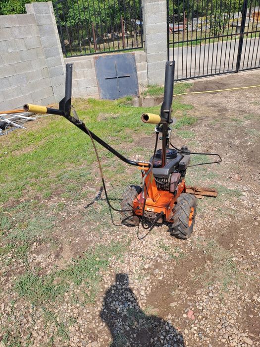 Vand motocositoare cu lamă