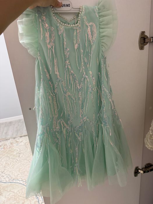 Продам детское нарядное платье