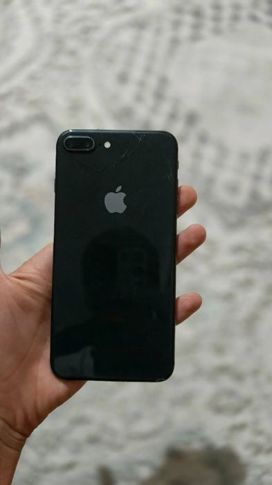 iPhone 8+ ni tinnigi