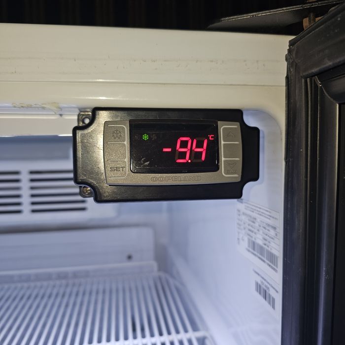 Frigider Vitrina Băuturi Sucuri Congelator