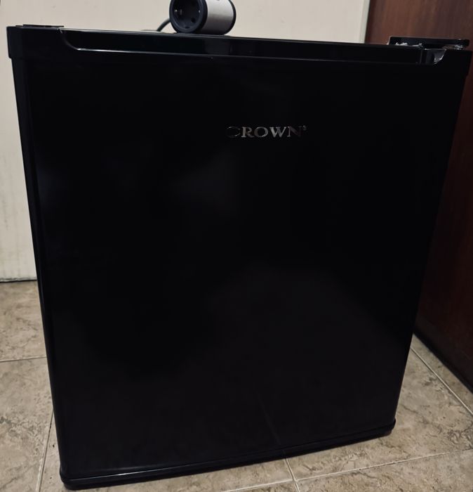 Хладилник мини бар Crown