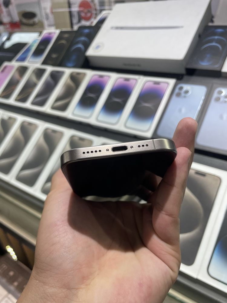 iPhone 15 pro 256 gb