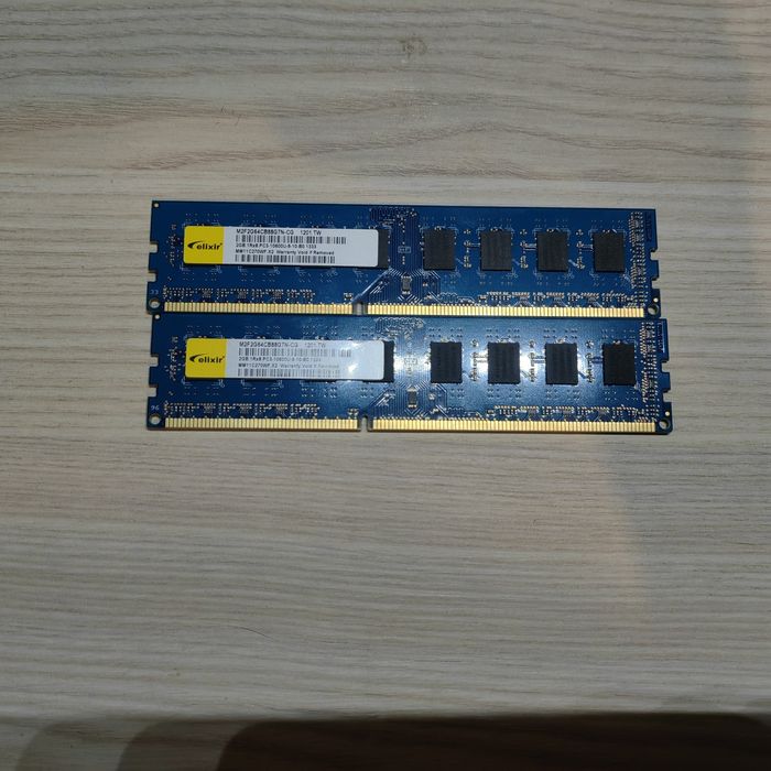 Memorie desktop 2 module 2x4GB DDR3 Elixir PC3-10600U