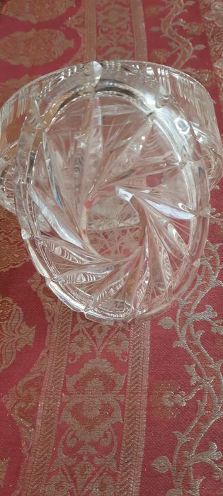 Bomboniera cristal, adusa din Anglia