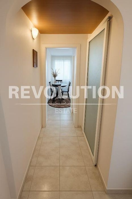 Дава се под наем Тристаен апартамент в Варна, Център - 83 кв.м за 700 € - Снимка #7