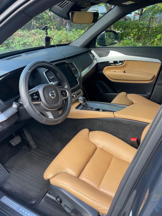 Vând Volvo XC90 D5 – 4x4, 235 CP, anul 2019