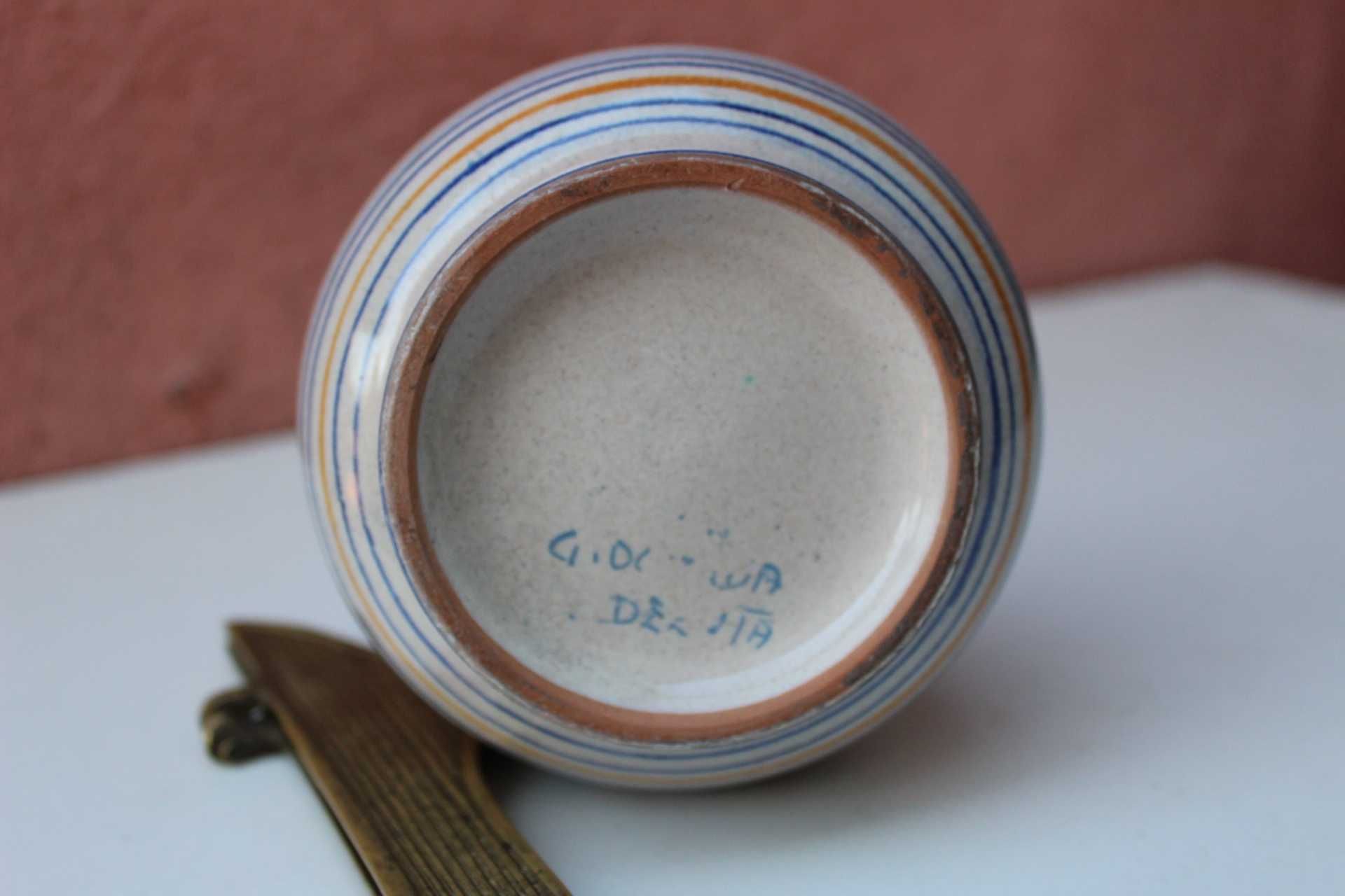 Vaza ceramica DERUTA, Majolica, Italia, lucrata manual
