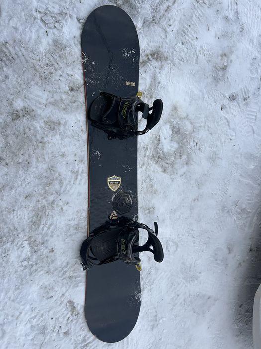 Продам сноуборд с креплениями