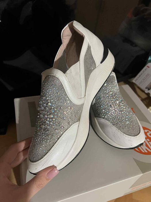 Дамски спортно - елегантни обувки