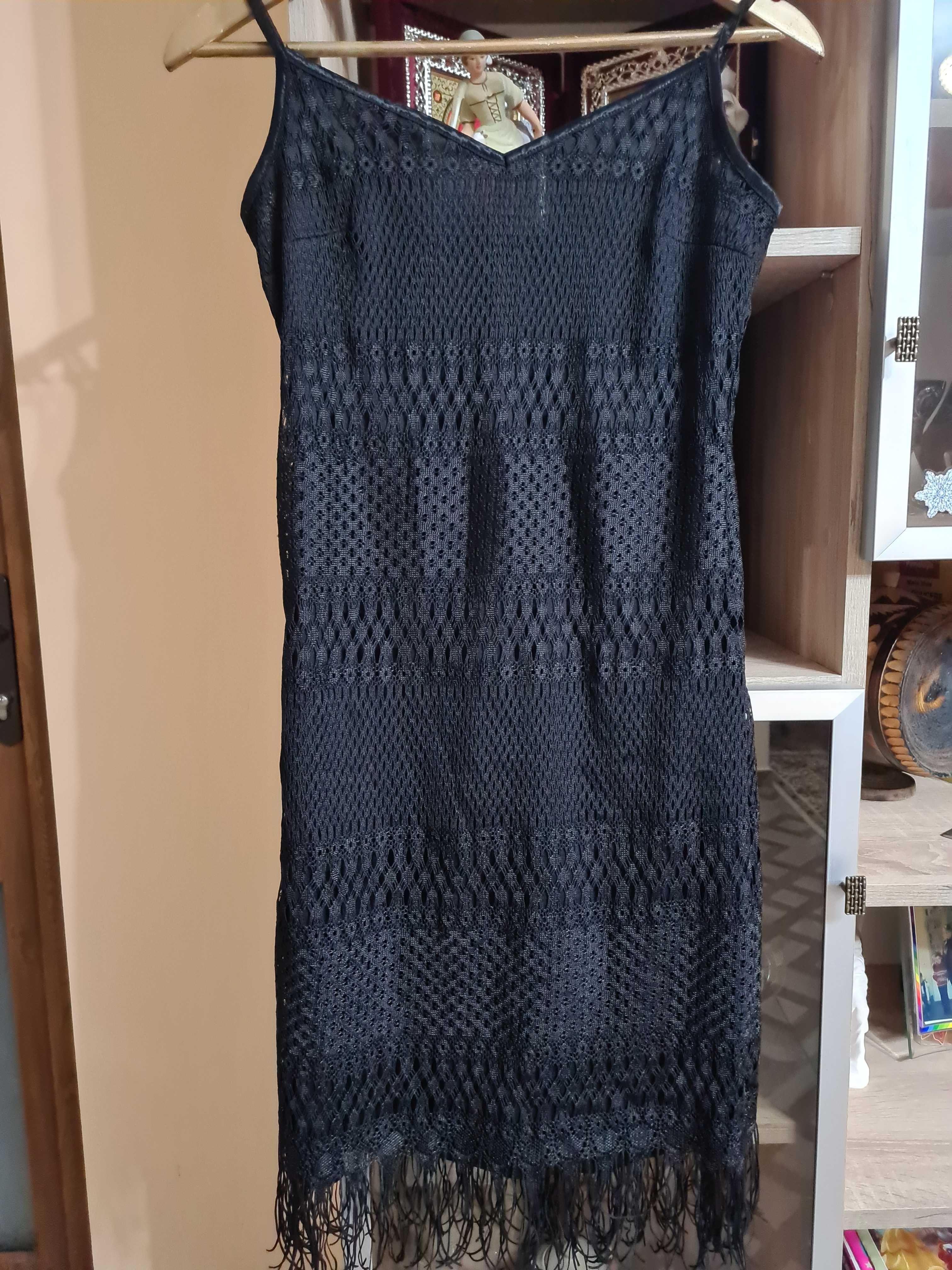 Rochie neagra cu franjuri stil anii 20