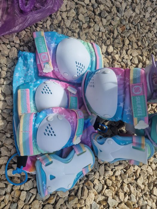 Комплект детски ролери с наколенки и каска