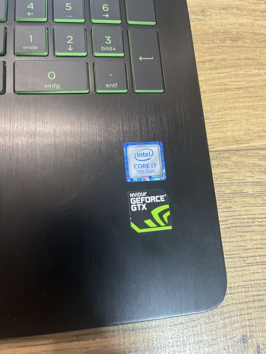 Laptop Gaming HP Pavilion i7 7700HQ; 16 GB RAM; SSD 512 GB