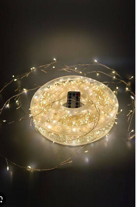 Роса гирлянда на мишуре