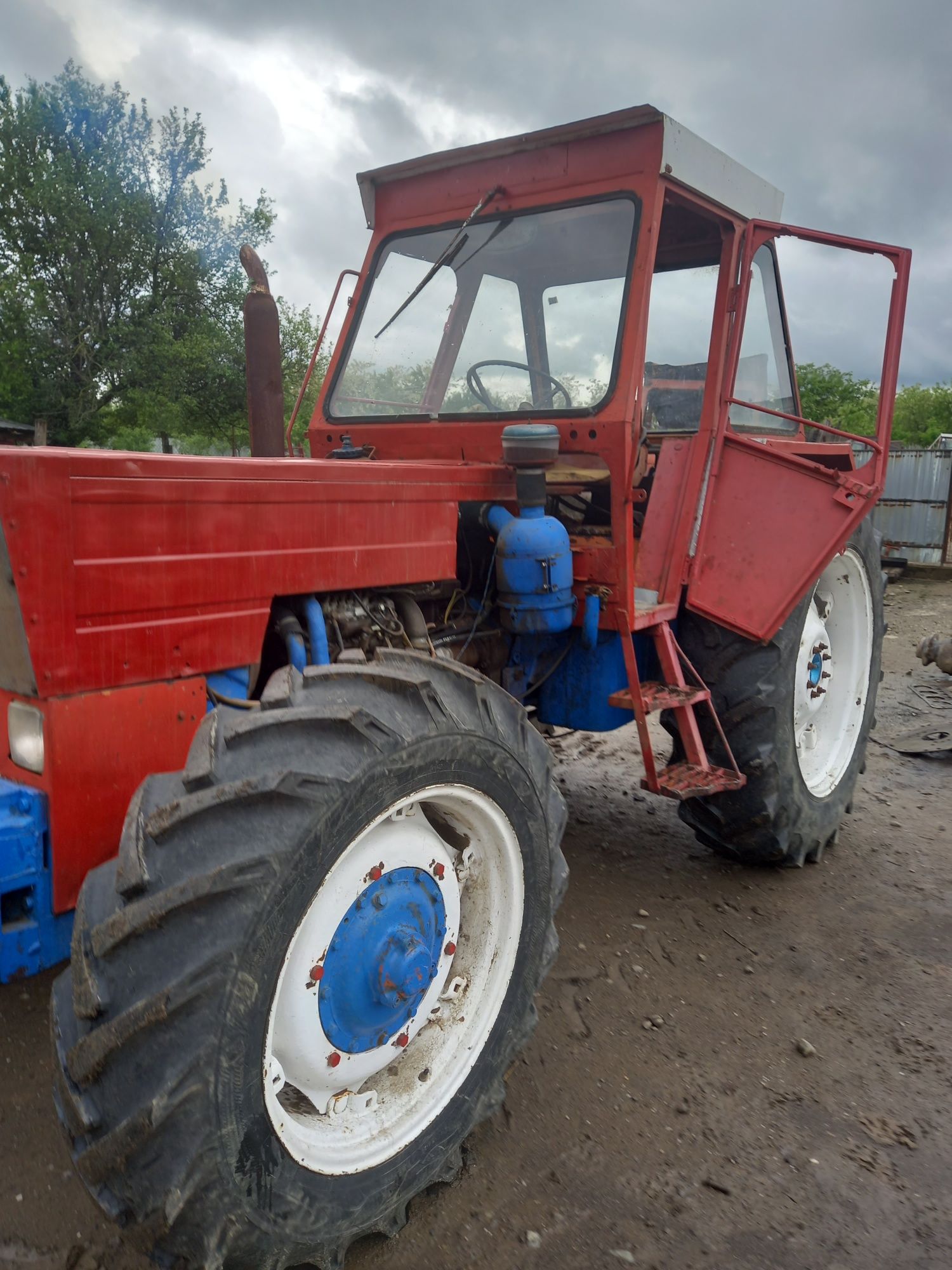 Tractor 1010 motor saviem