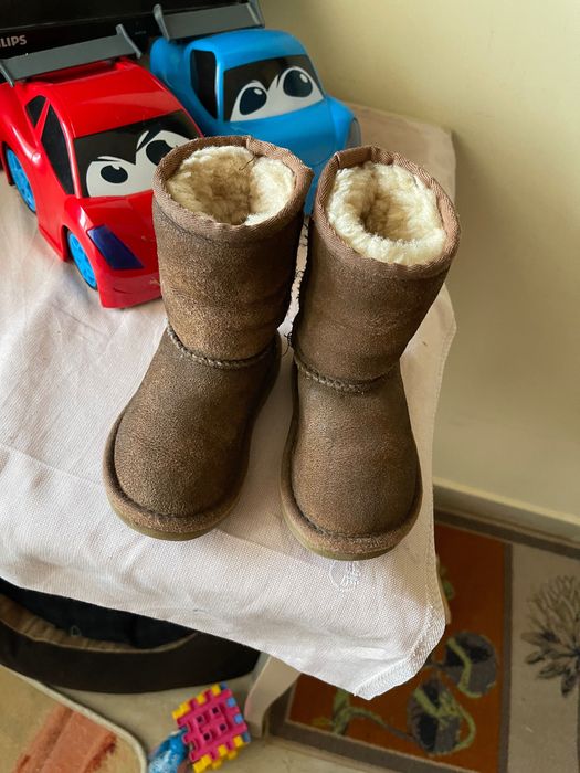 Cizme Ugg 23,5 unisex