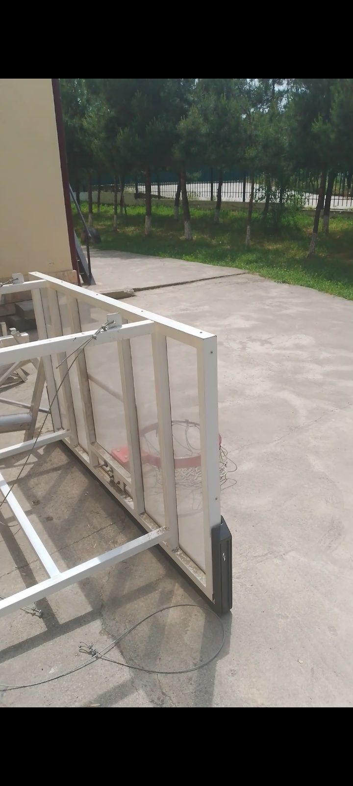 Продается баскетбольный щит с конструкцией на стену