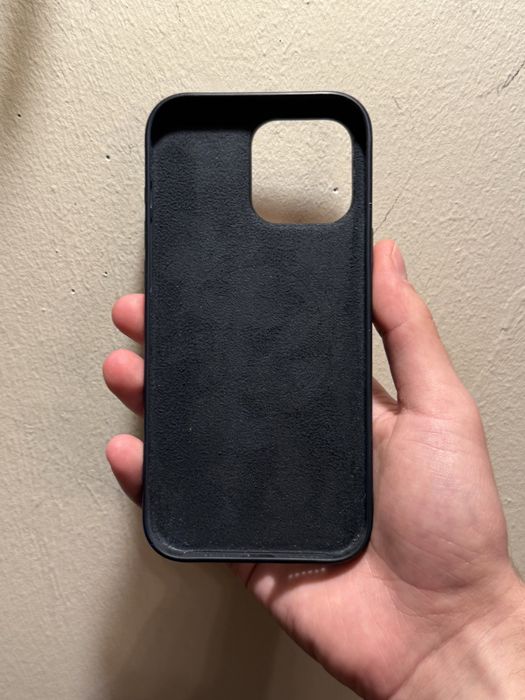 Husa originala Apple din silicon cu MagSafe - iPhone 16 Pro Max