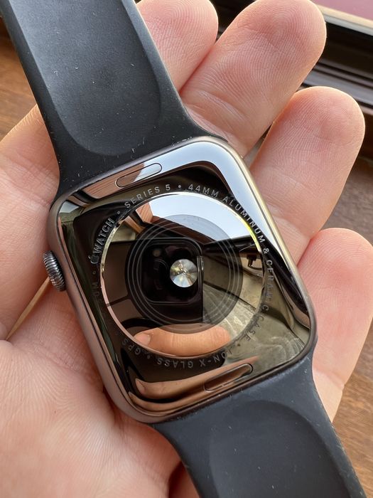 Apple iwatch 5 44mm sotladi