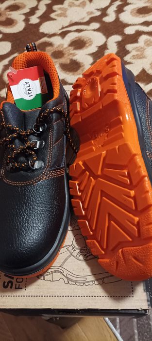 Чисто нови дамски Работни обувки PANDA 38 номер