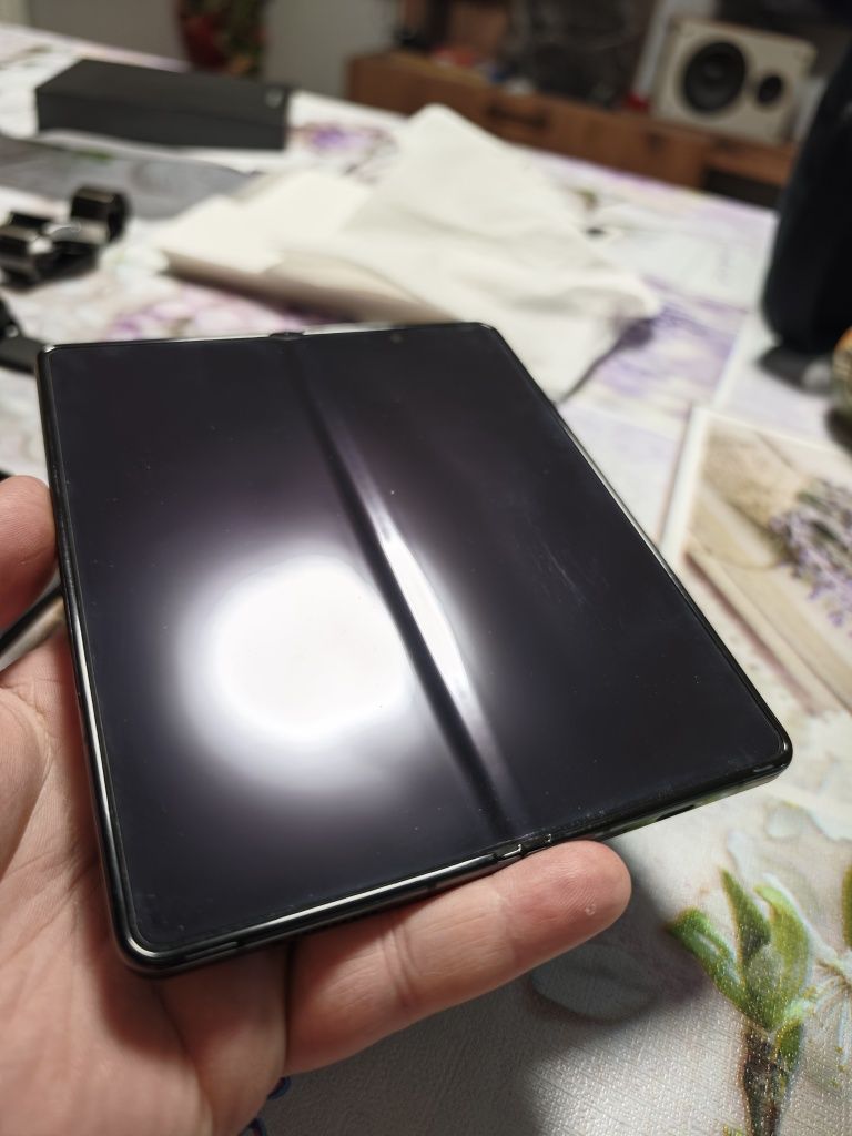 Samsung Galaxy Fold 5 Phantom Black 256GB + Galaxy Watch 6 44mm