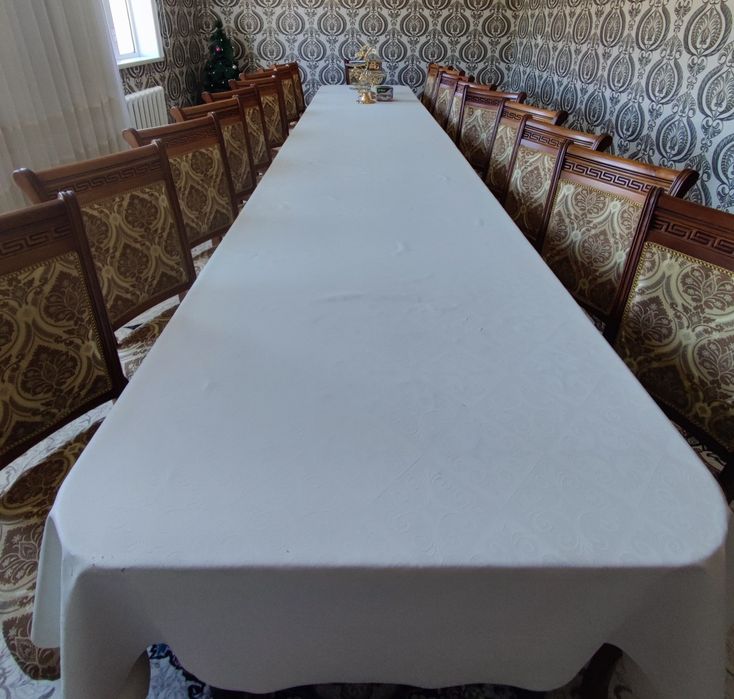 ПРОДАЁТСЯ стол и стулья 18шт.