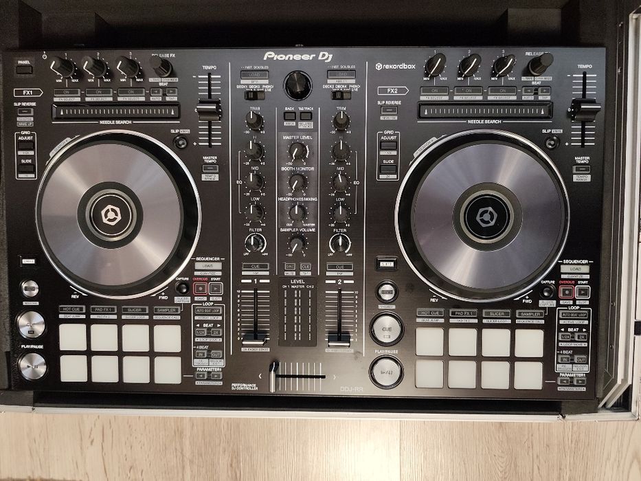 Pioneer DDJ RR + Flightcase compatibila Rekordbox, Traktor, Virtual D